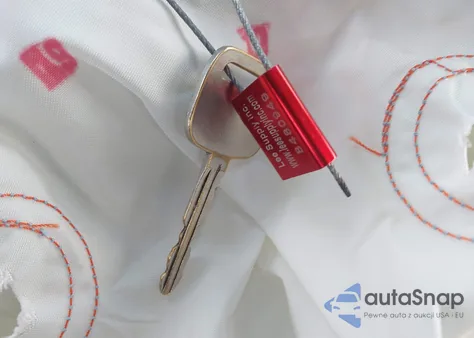 1999 Chevrolet Prizm z USA, uszkodzony, nr VIN 1Y1SK5282XZ435882